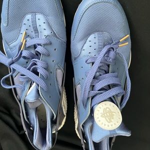 COPY - Size 13 Nike Huaraches (Blue)